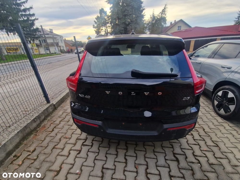Volvo XC 40 D3 AWD Momentum Pro - 2