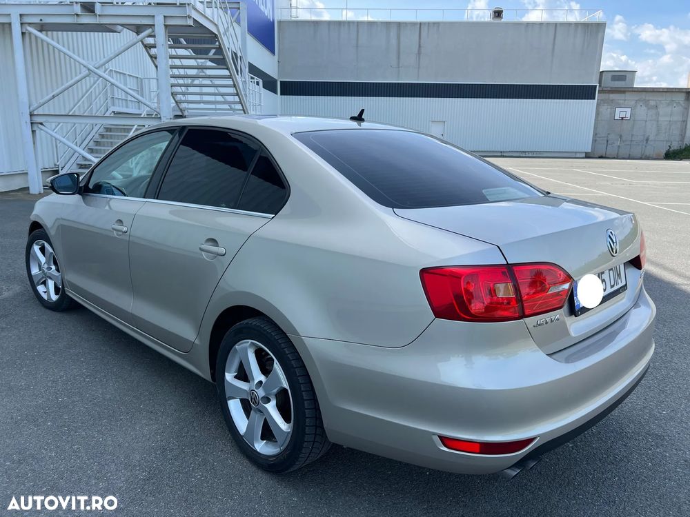 Volkswagen Jetta 2.0 TDI CR DPF Highline - 11