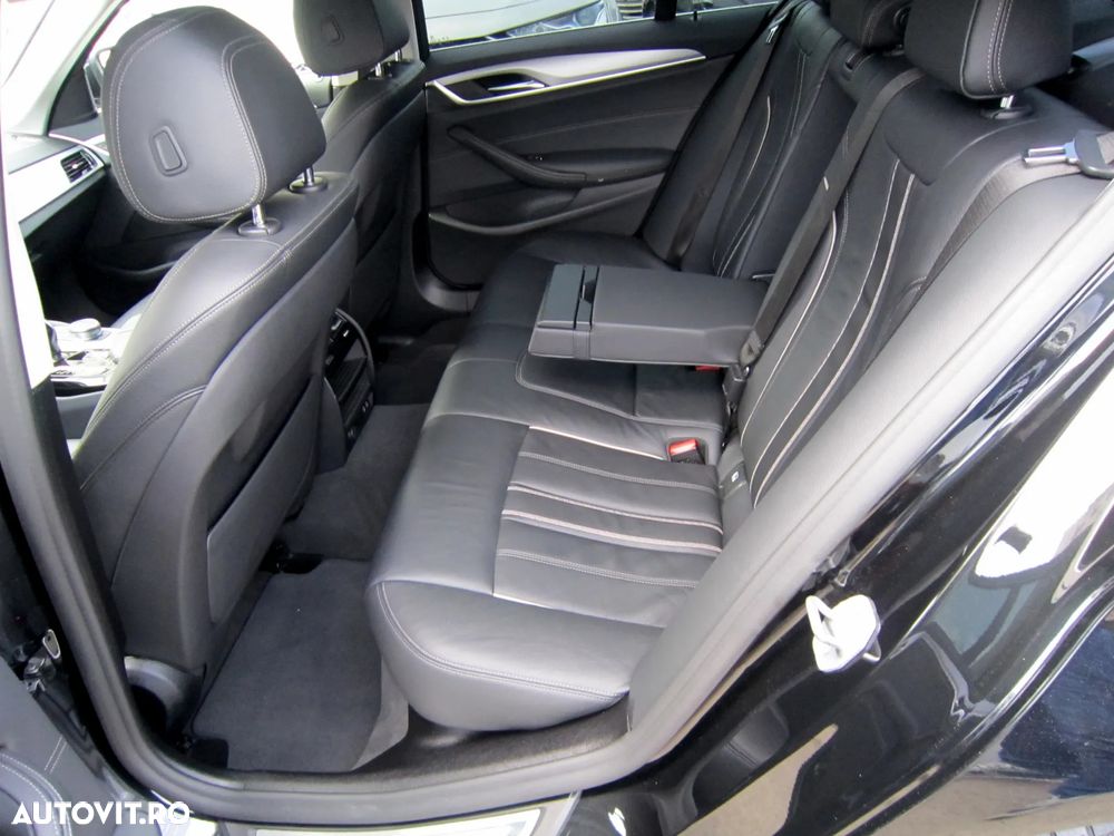 BMW Seria 5 520i AT MHEV - 8