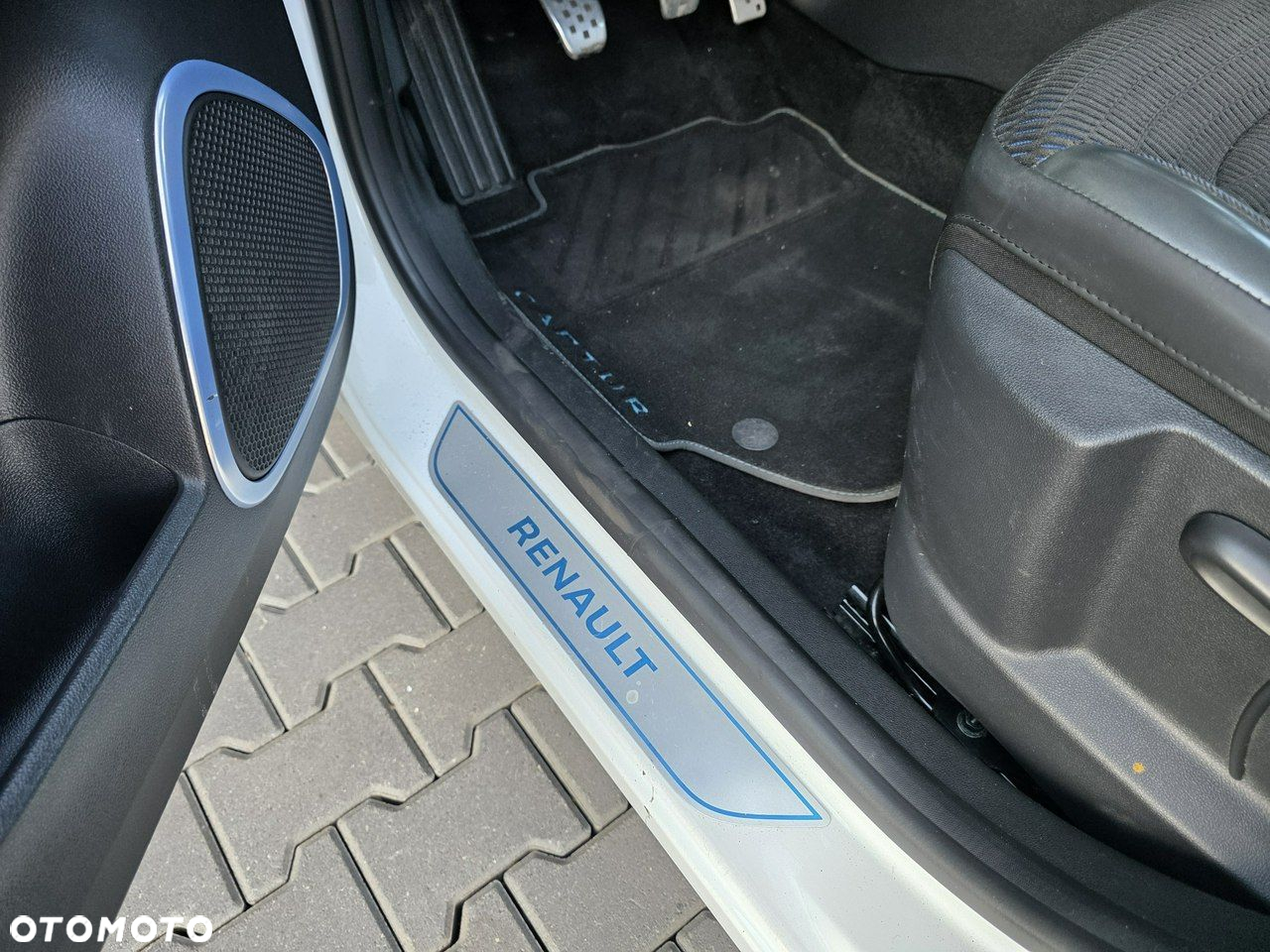 Renault Captur - 16