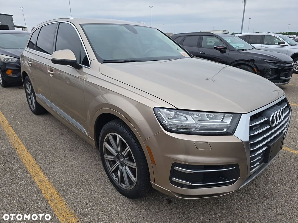 Audi Q7 - 1