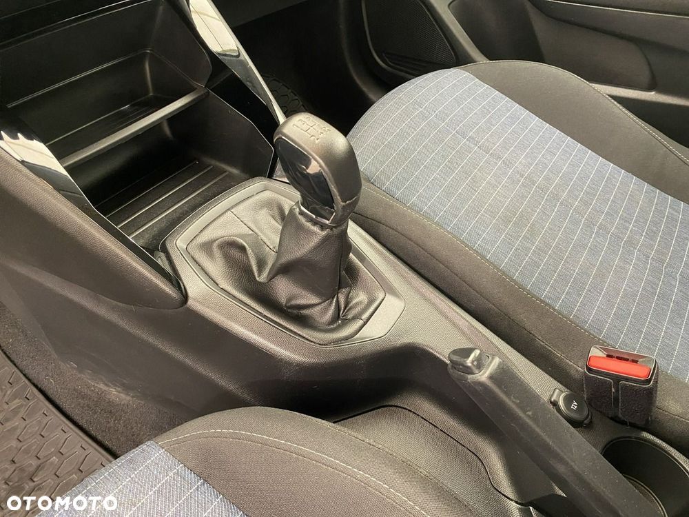Peugeot 208 - 19