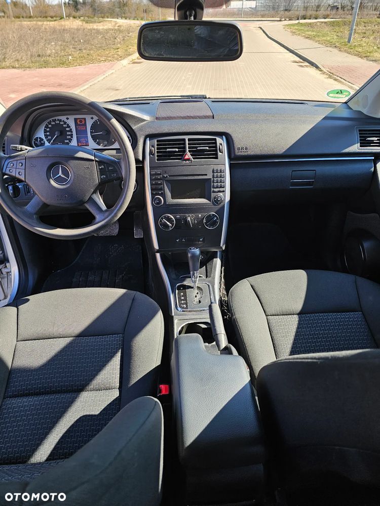 Mercedes-Benz Klasa B 180 CDI Autotronic - 17