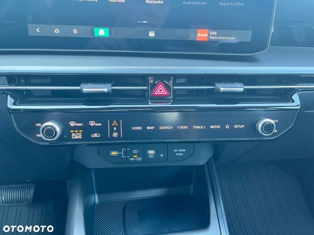 Kia Niro 1.6 GDI Hybrid Business Line - 24