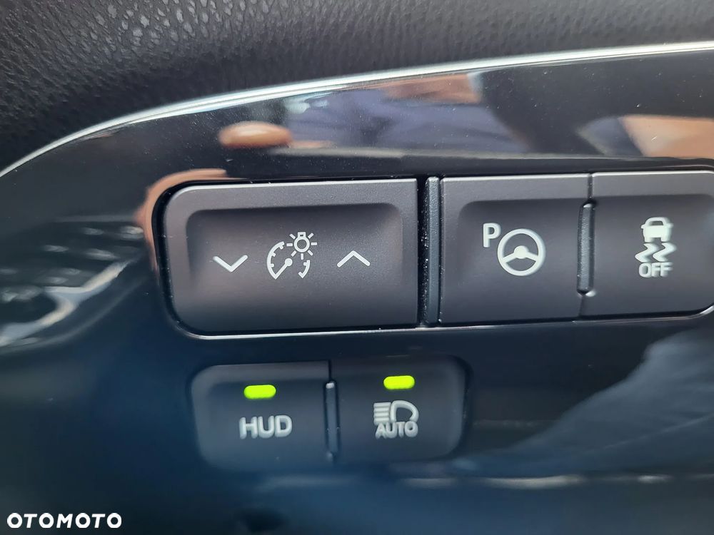 Toyota Prius Plug-in 1.8 Hybrid Executive - 22