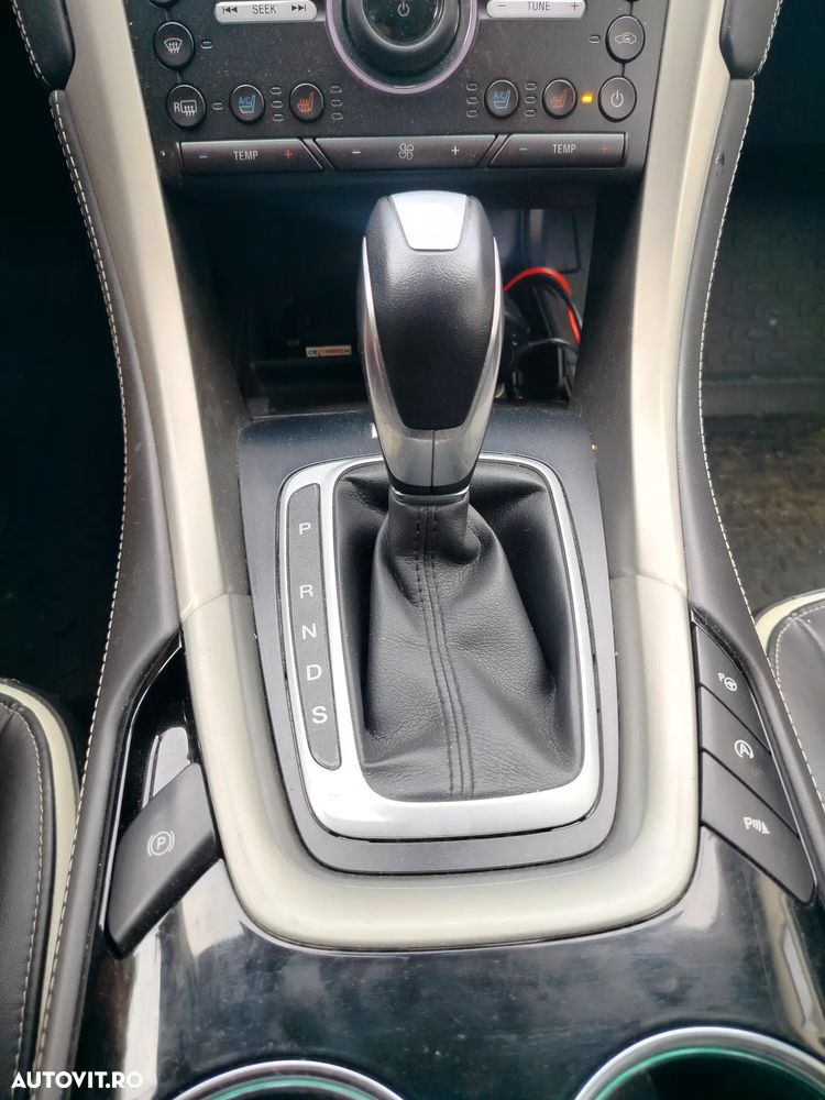 Ford Mondeo 2.0 EcoBoost Start-Stopp Autom. Vignale - 8