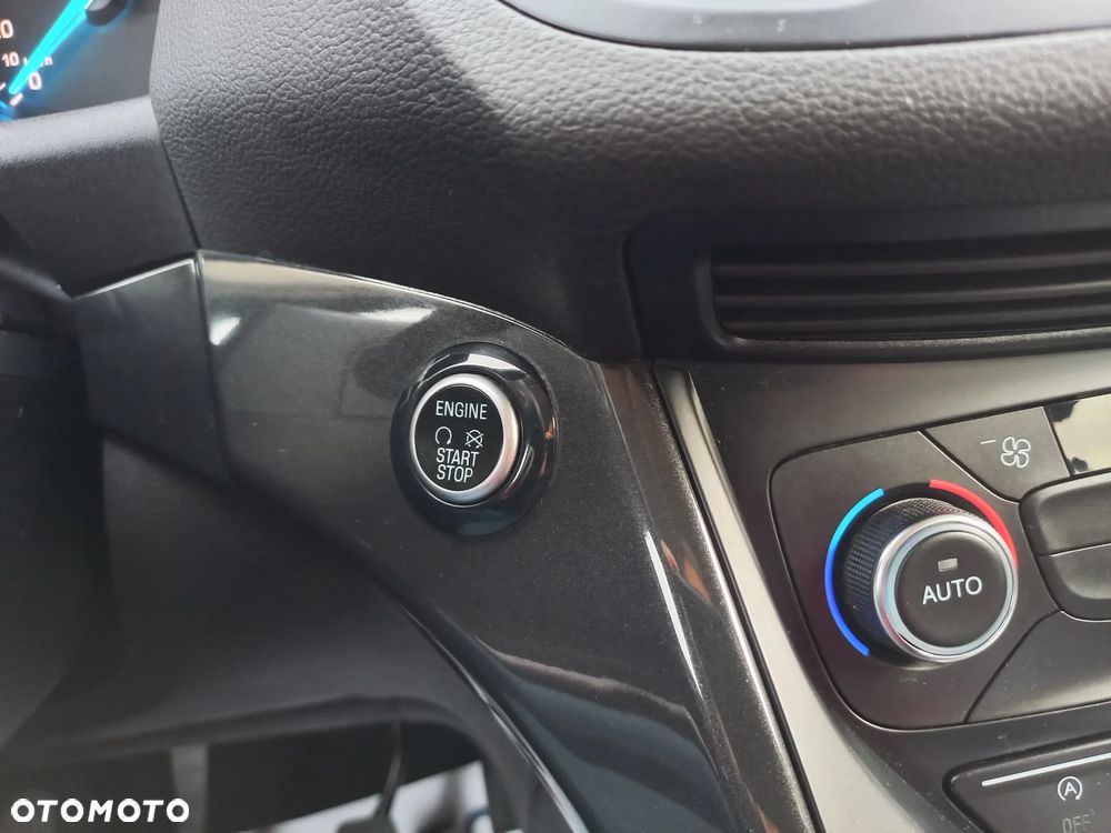 Ford Kuga 1.5 TDCi 2x4 Titanium - 25