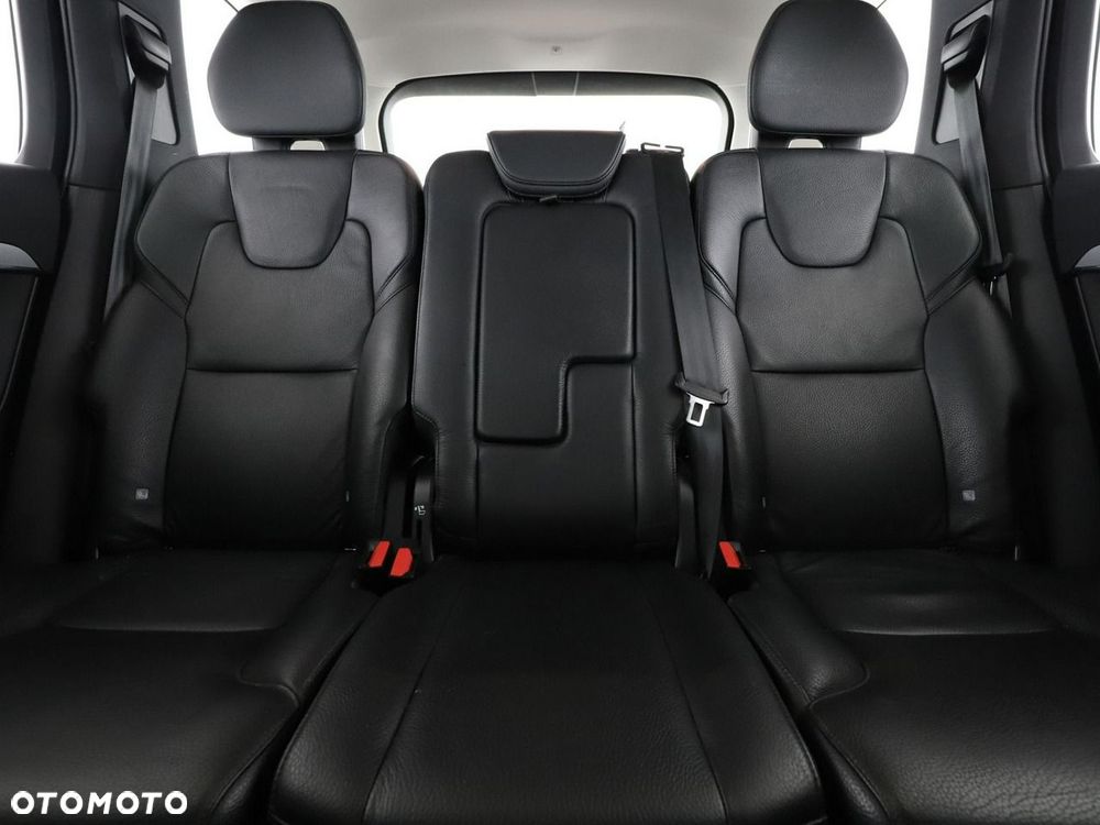 Volvo XC 90 B5 D AWD Momentum Pro - 19