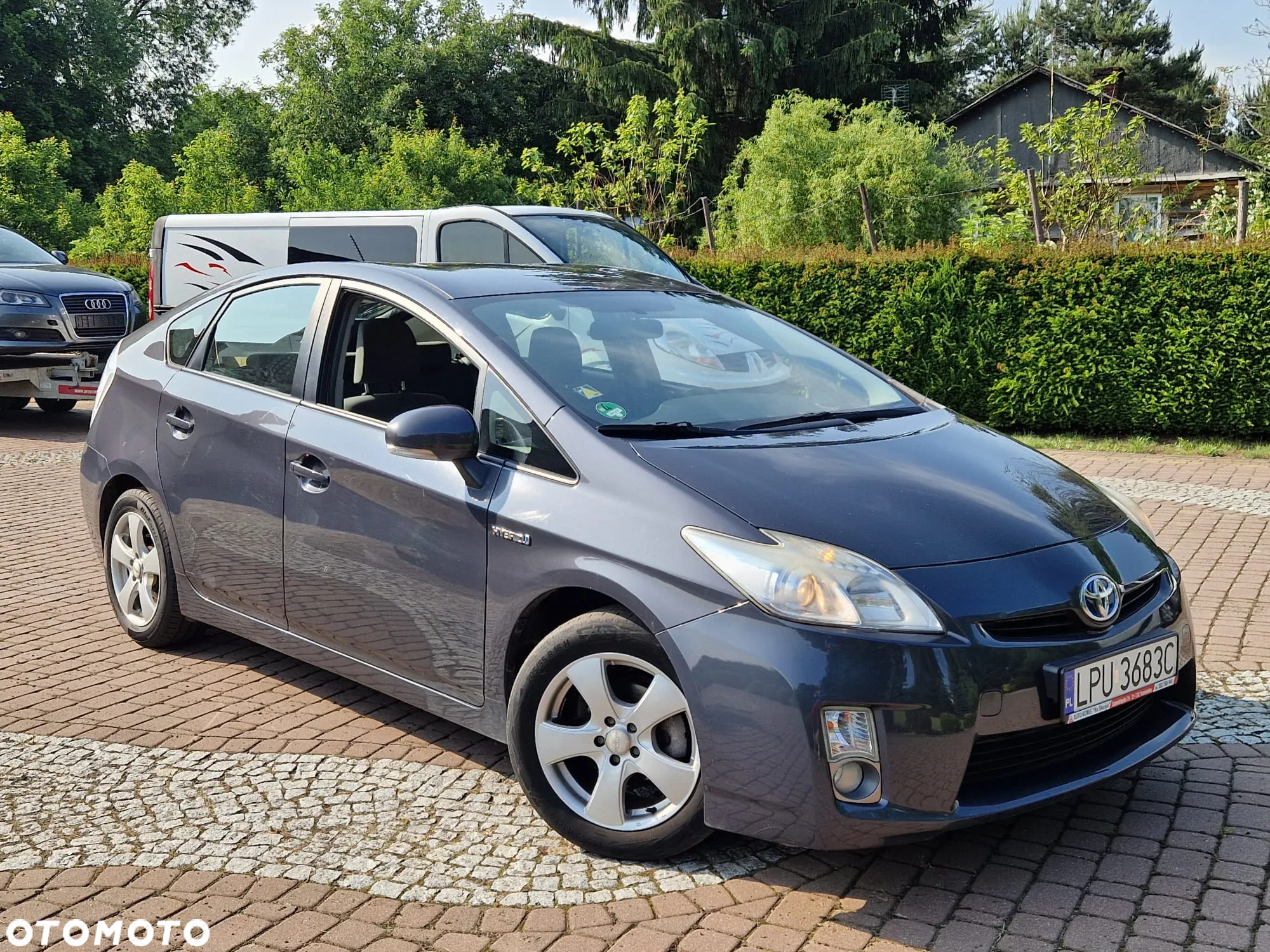 Toyota Prius 1.8 HSD Premium - 10