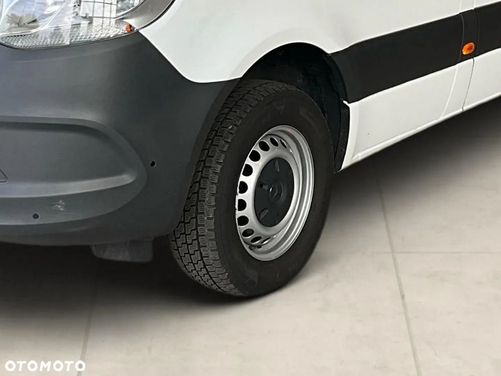Mercedes-Benz Sprinter - 4
