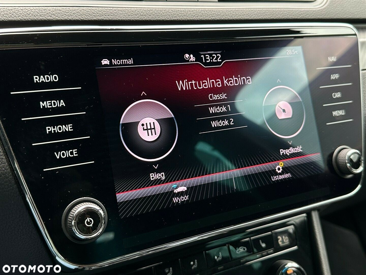 Skoda Superb 2.0 TDI SCR Sportline DSG - 30