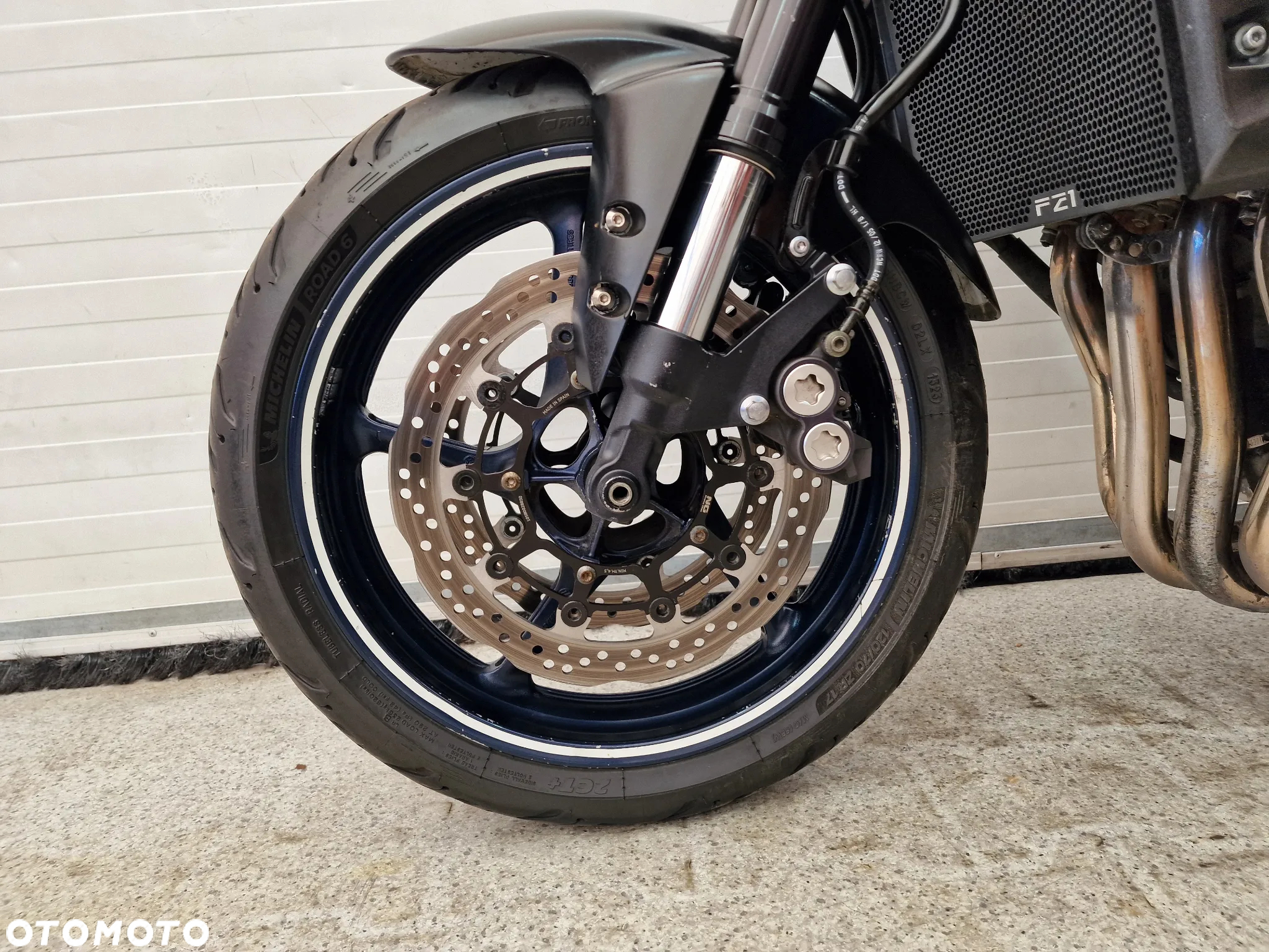Yamaha FZ - 13