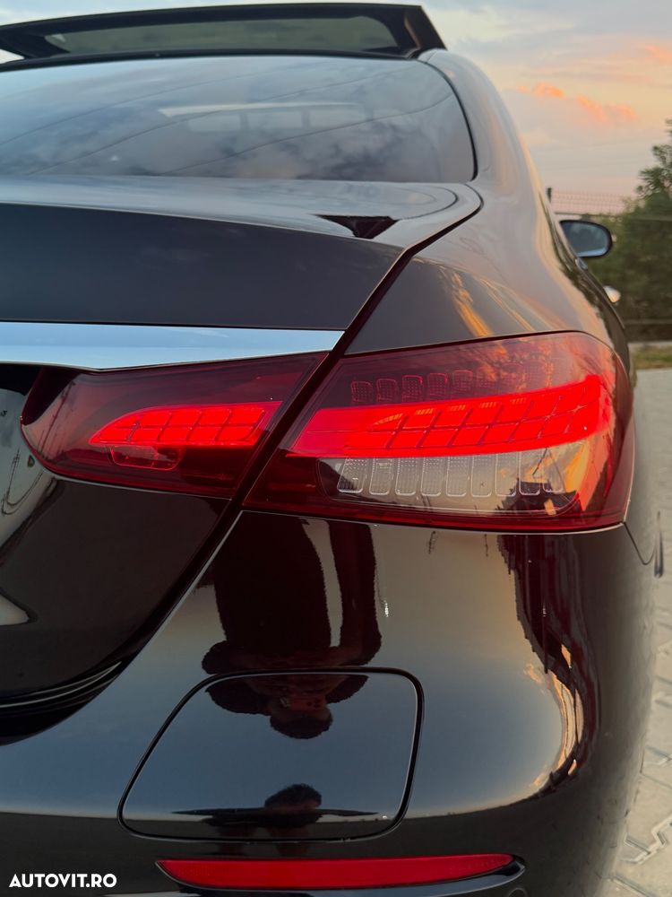 Mercedes-Benz E - 12