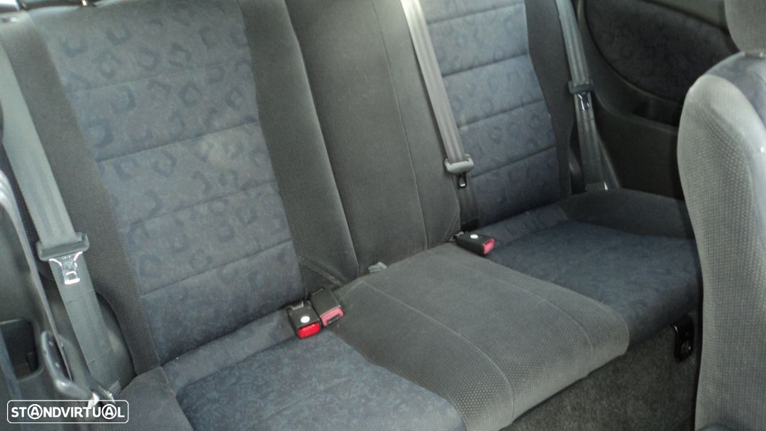Toyota Corolla E11 1.4 3P 2001 - Para Peças - 7