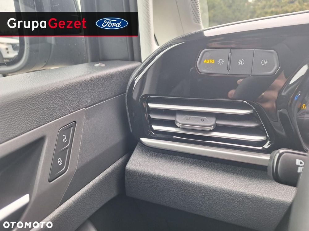 Ford Transit Connect - 13