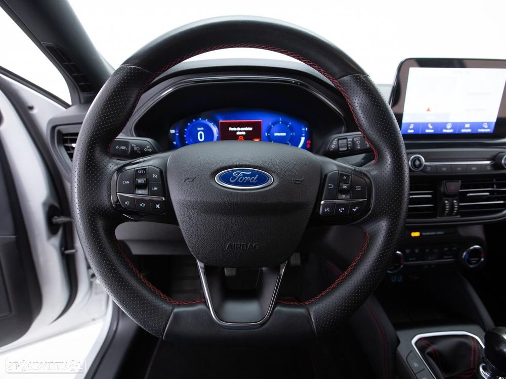 Ford Focus SW 1.5 TDCi EcoBlue ST-Line X - 15