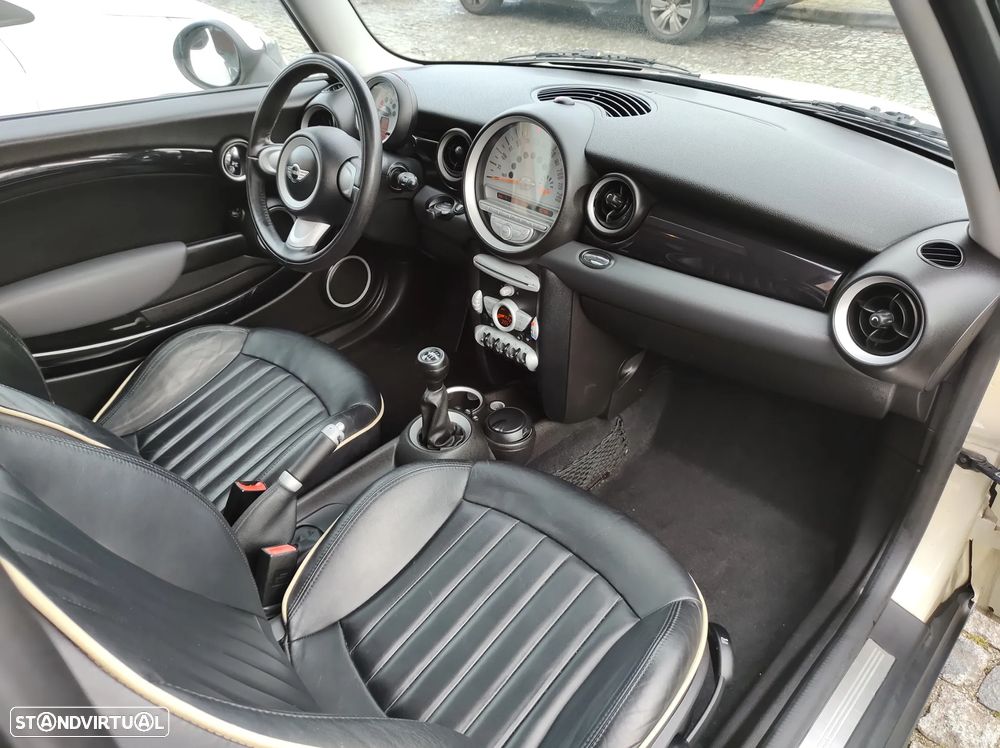 MINI 3 Portas Cooper D - 16