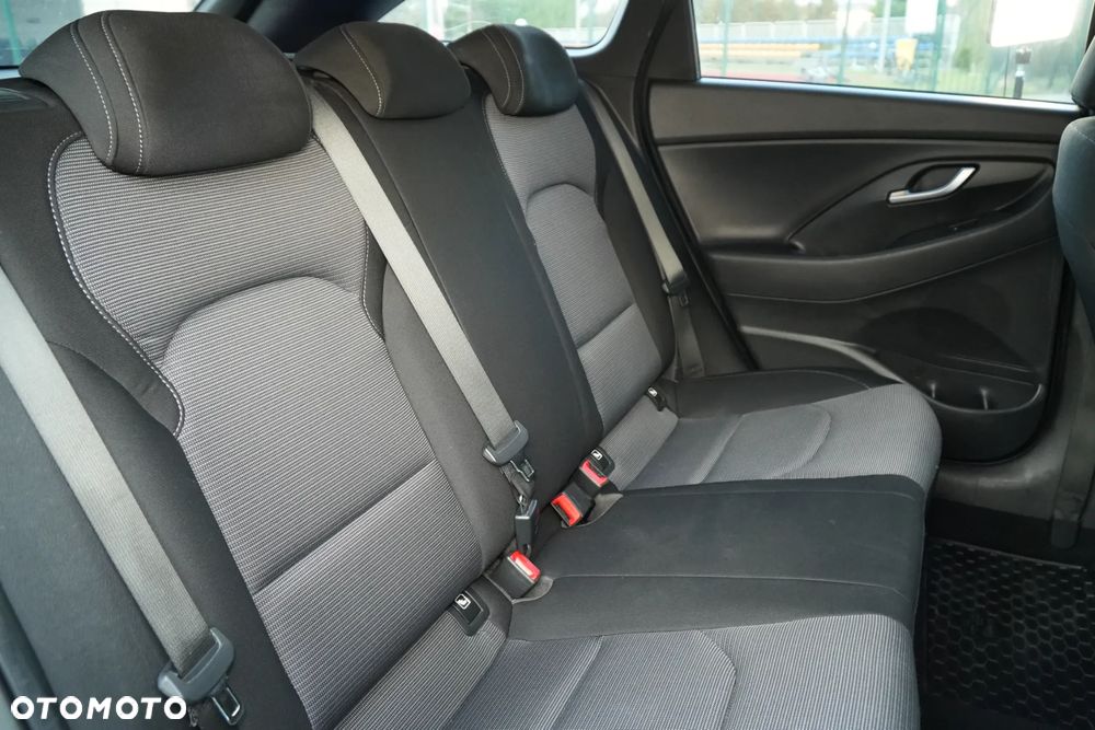 Hyundai i30 1.0 T-GDI GPF Classic + - 17