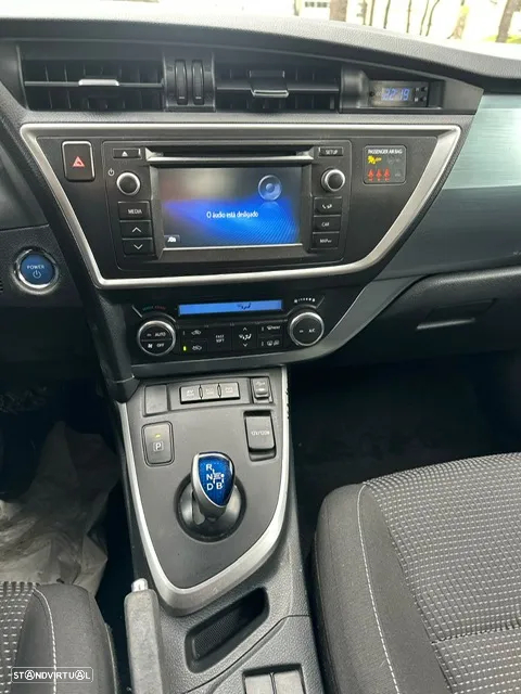 Toyota Auris 1.8 HSD Comfort+J17 - 9