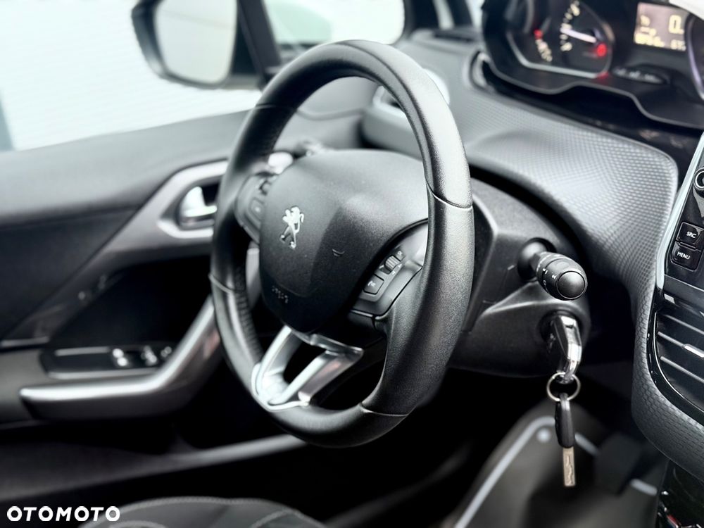 Peugeot 2008 1.2 Pure Tech GPF Allure S&S - 33