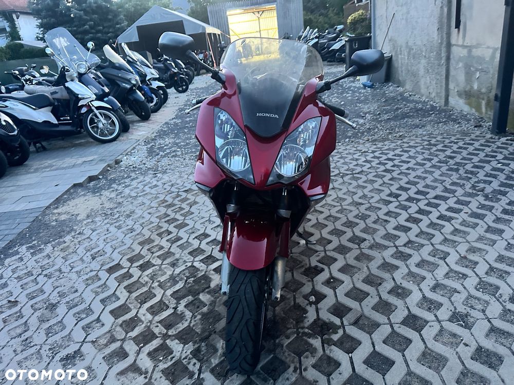Honda VFR - 2