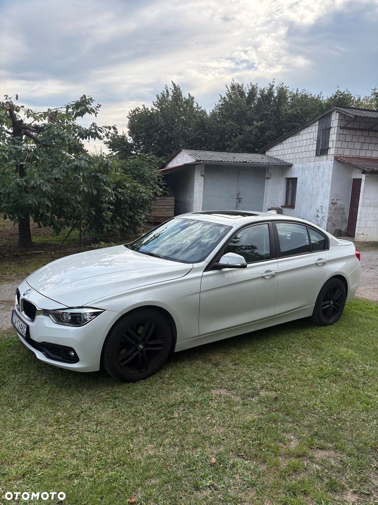 BMW Seria 3 320i xDrive Luxury Line - 2