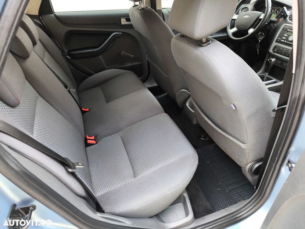 Ford Focus - 8