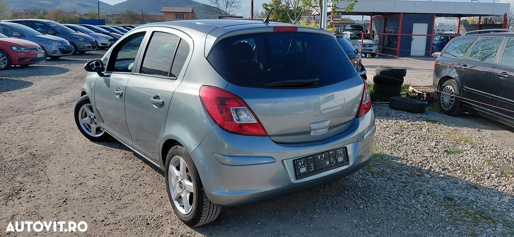 Opel Corsa 1.3 CDTI DPF Easytronic Color Edition - 3