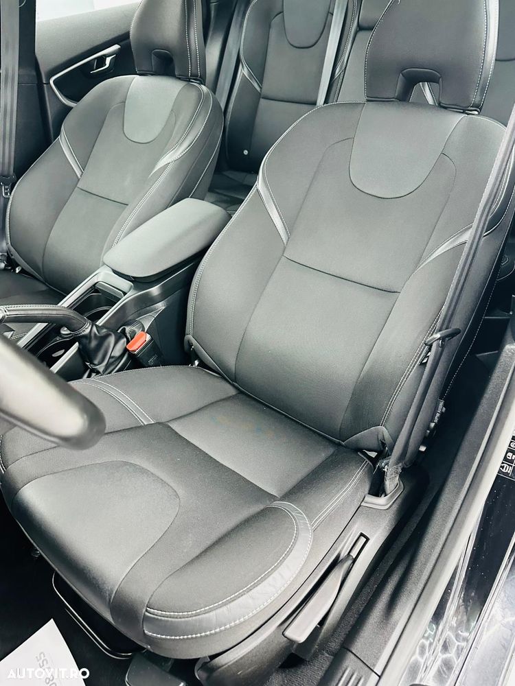 Volvo V40 D2 DRIVe Momentum - 19