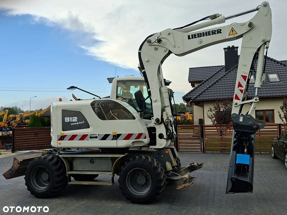 Liebherr A912 Compact - 14