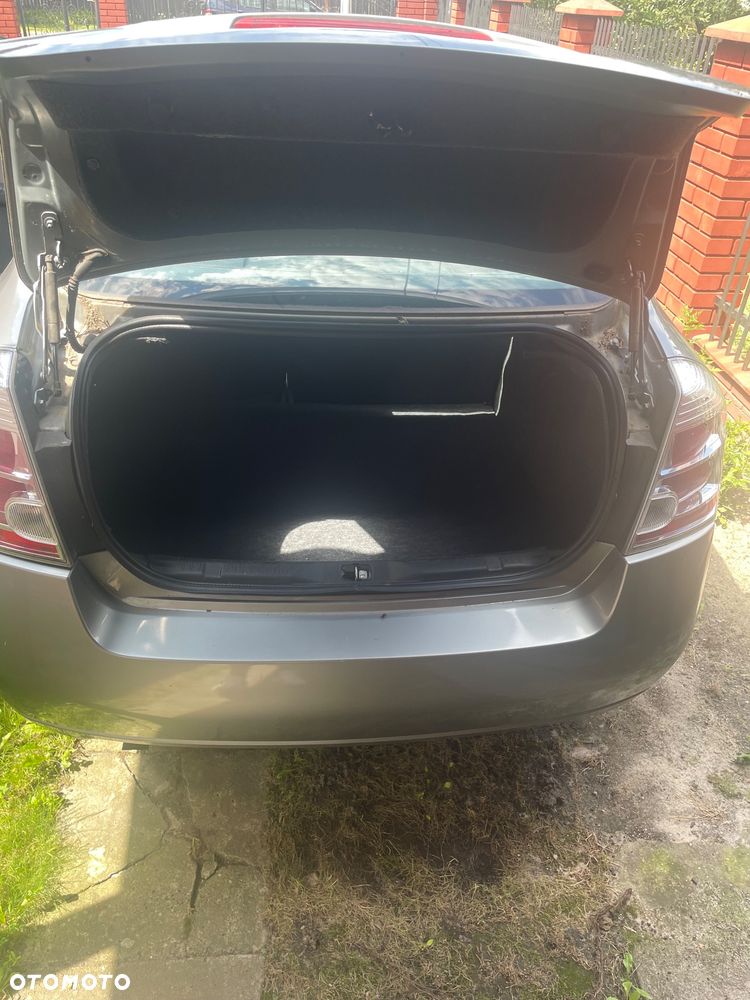 Nissan Sentra 2.0 - 7