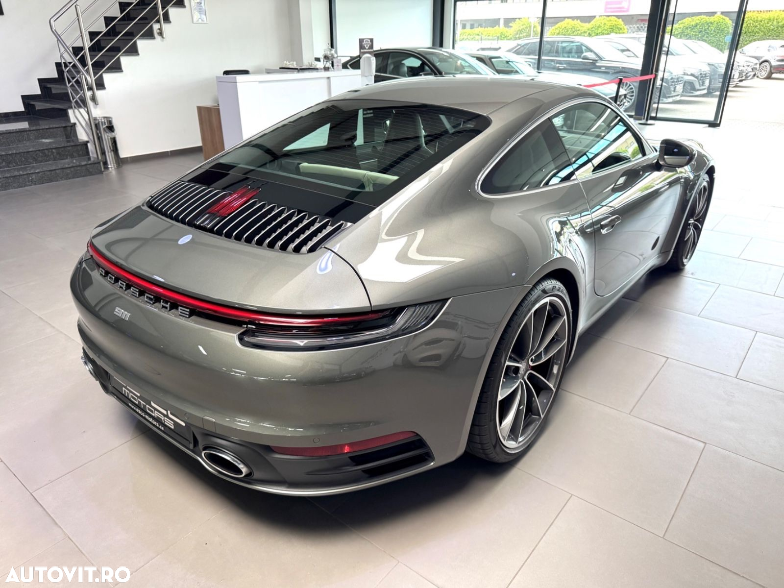 Porsche 911 Carrera 4S - 6