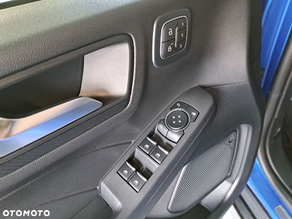 Ford Kuga - 38