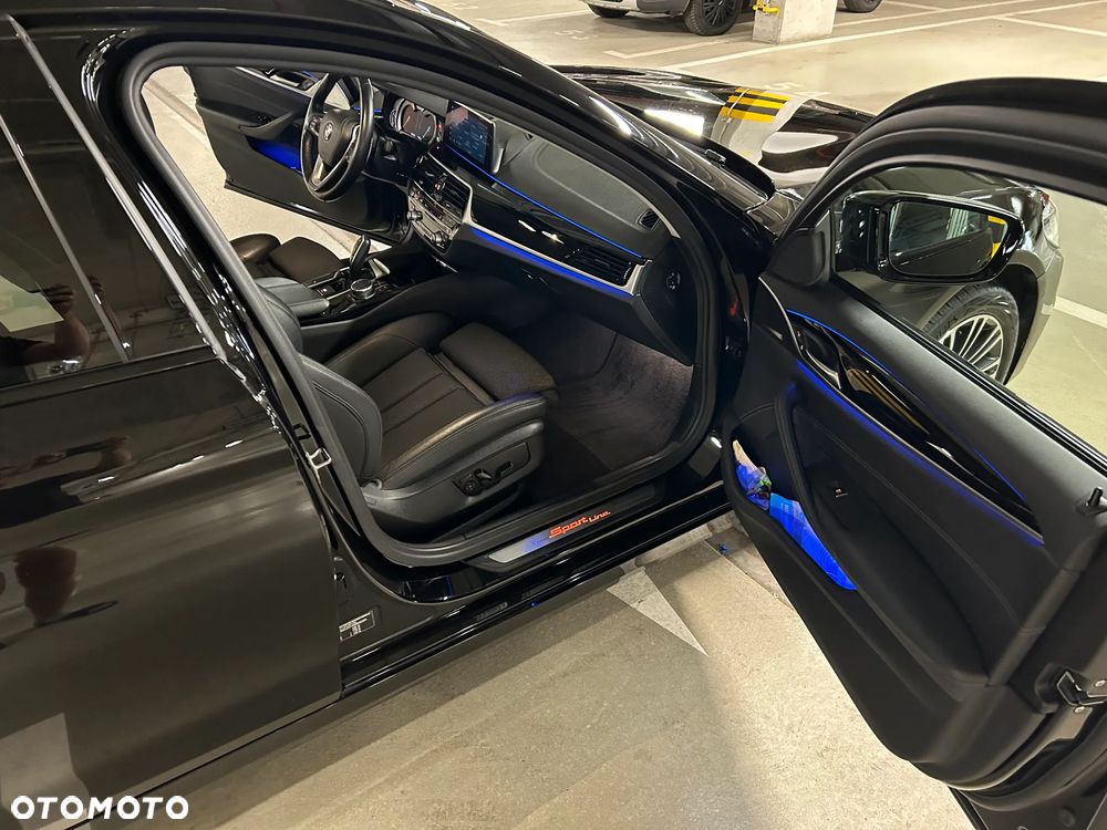 BMW Seria 5 520d xDrive Sport Line sport - 9