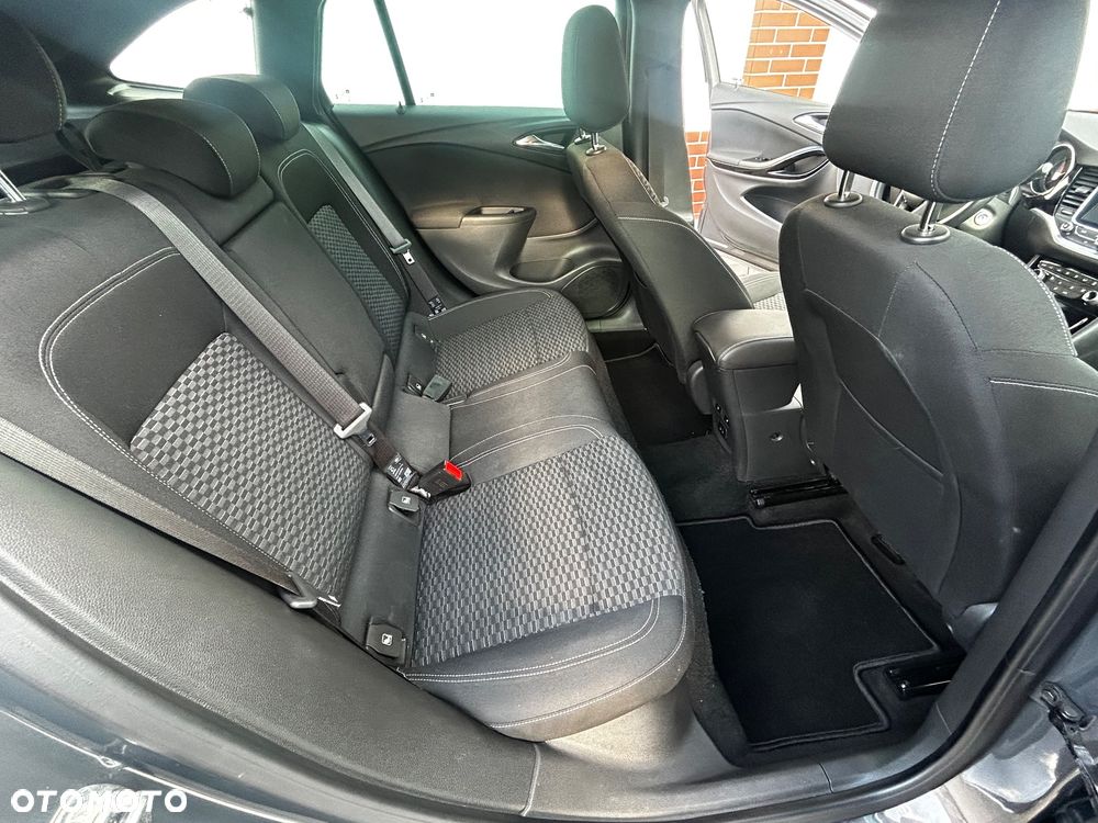 Opel Astra 1.4 T Dynamic - 18