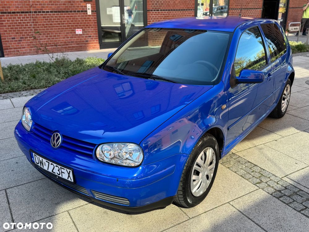 Volkswagen Golf - 1