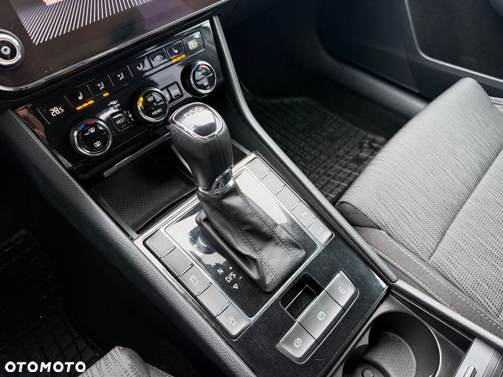 Skoda Superb 2.0 TDI Style DSG - 25