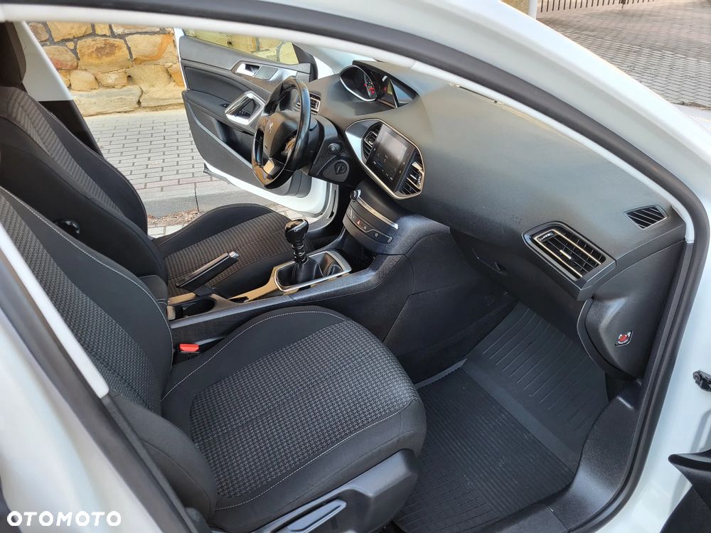 Peugeot 308 BlueHDi 130 Black Edition - 19