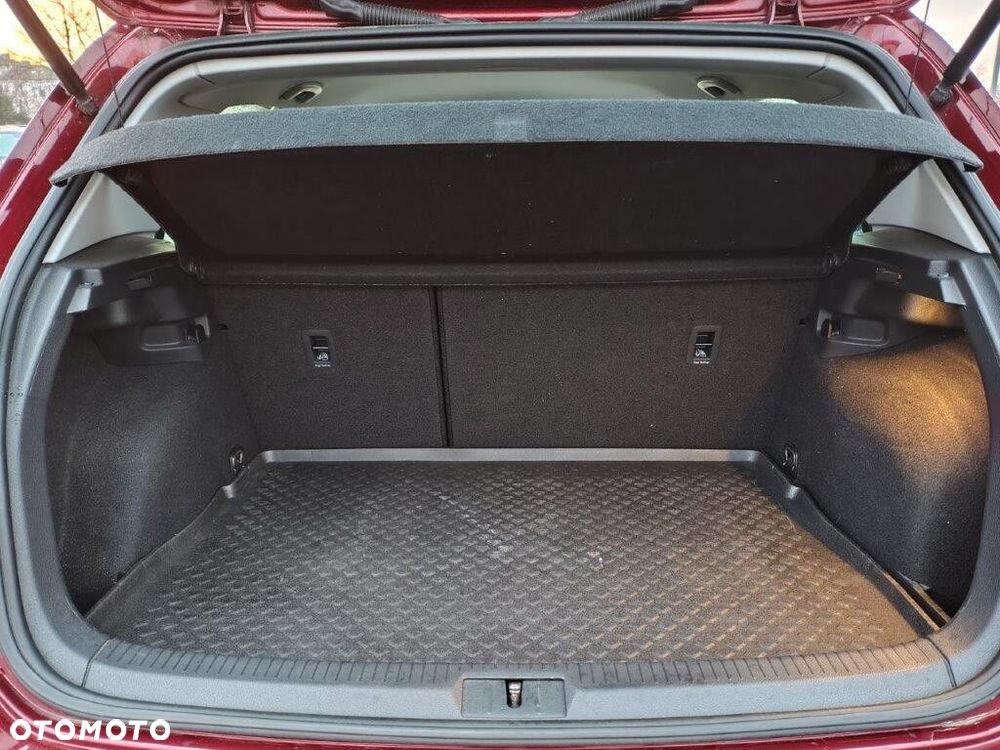 Volkswagen Golf - 14