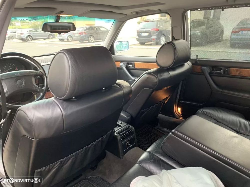 BMW 730 i V8 - 12