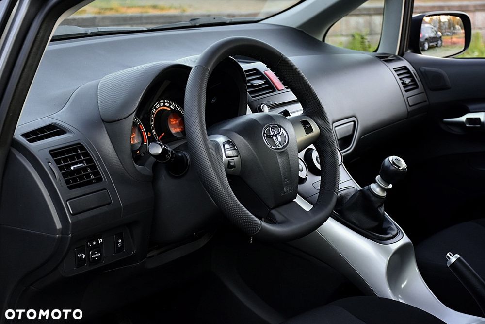 Toyota Auris 1.6 Life+ - 17