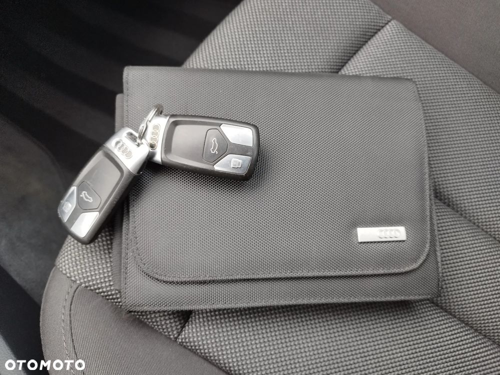 Audi A4 Avant 2.0 TDI S tronic - 29