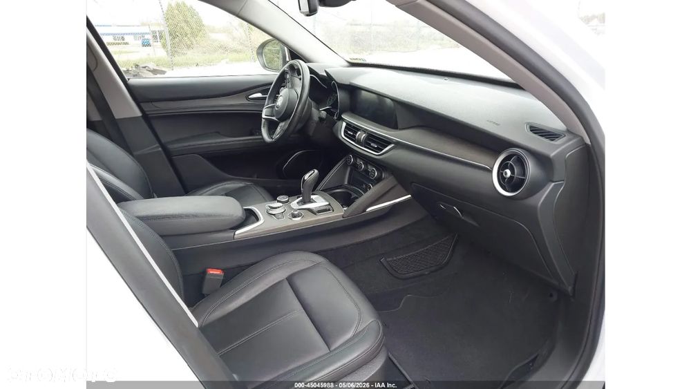 Alfa Romeo Stelvio - 7