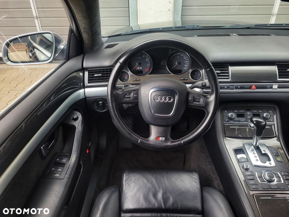 Audi S8 5.2 FSI Quattro - 14