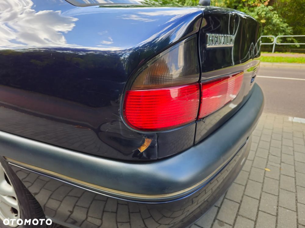 Renault Safrane 2.0 RT - 13