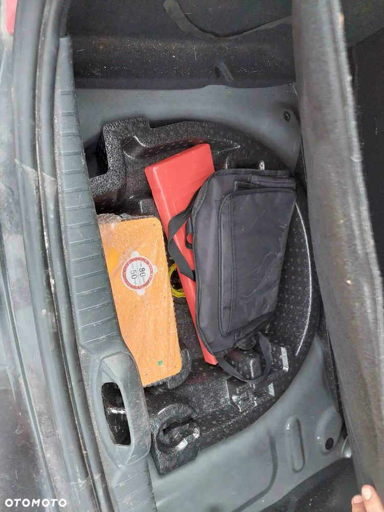 Peugeot 208 e-HDi 68 EGS5 Stop&Start Active - 4