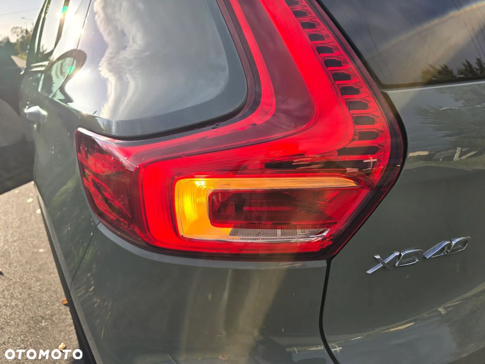 Volvo XC 40 B5 B AWD Ultimate Dark - 19