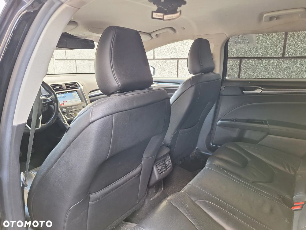Ford Mondeo 2.0 Hybrid Titanium - 36