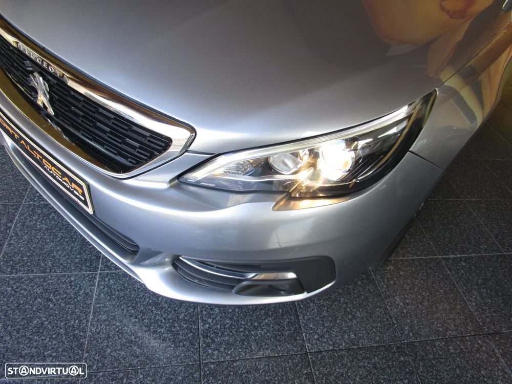 Peugeot 308 SW BlueHDi 120 EAT6 Stop & Start Allure - 32
