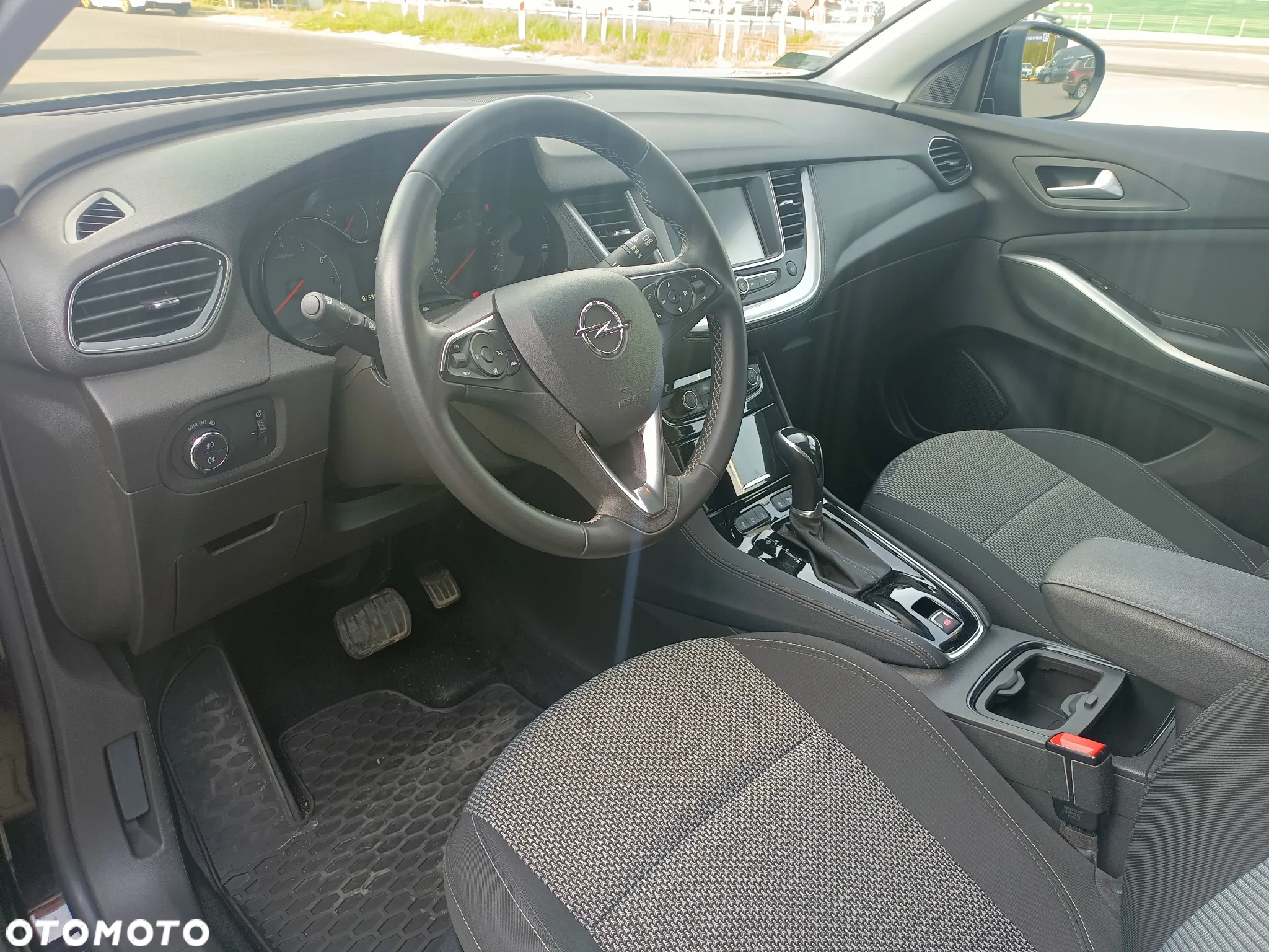 Opel Grandland X 1.2 T GPF Design Line S&S - 9